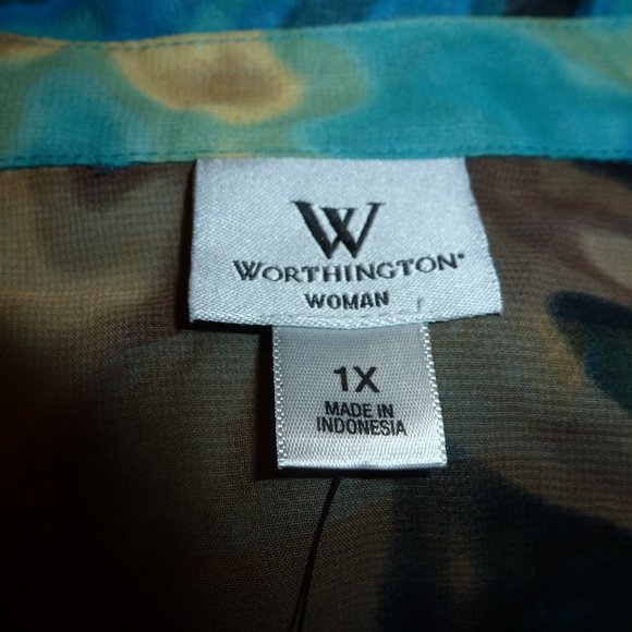 Beautiful Seismic Wave buttoned short sleeve top - Picture 6 of 7